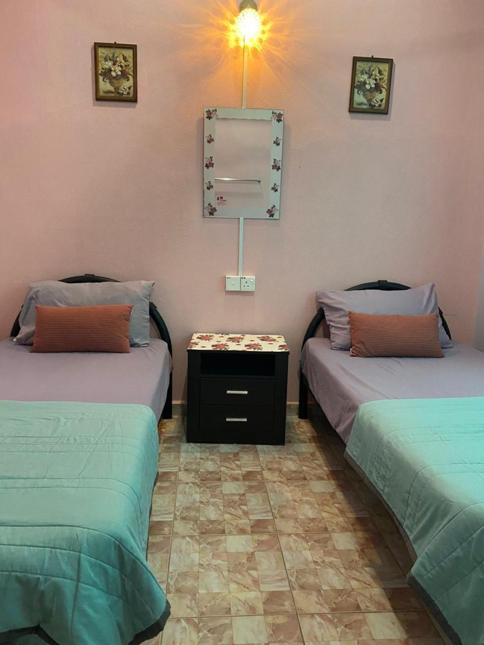 Seri Idaman Guest House Pasir Mas Exterior photo